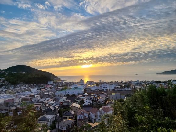 宇佐美の高台からの朝日